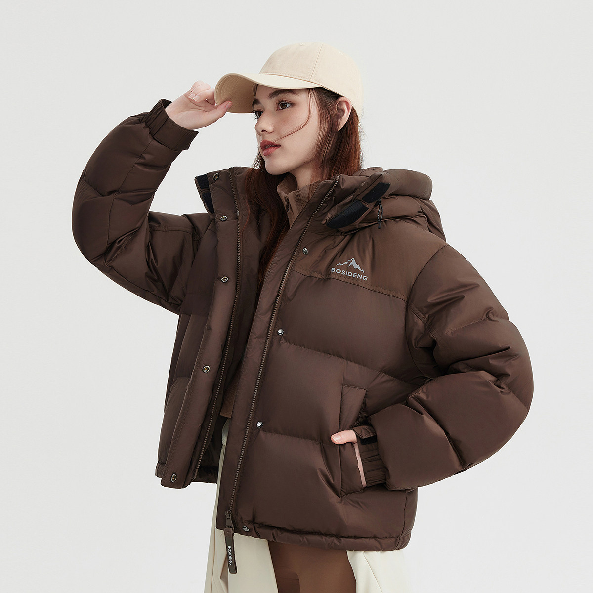 波司登 女士短款羽绒服 时尚运动户外外套
